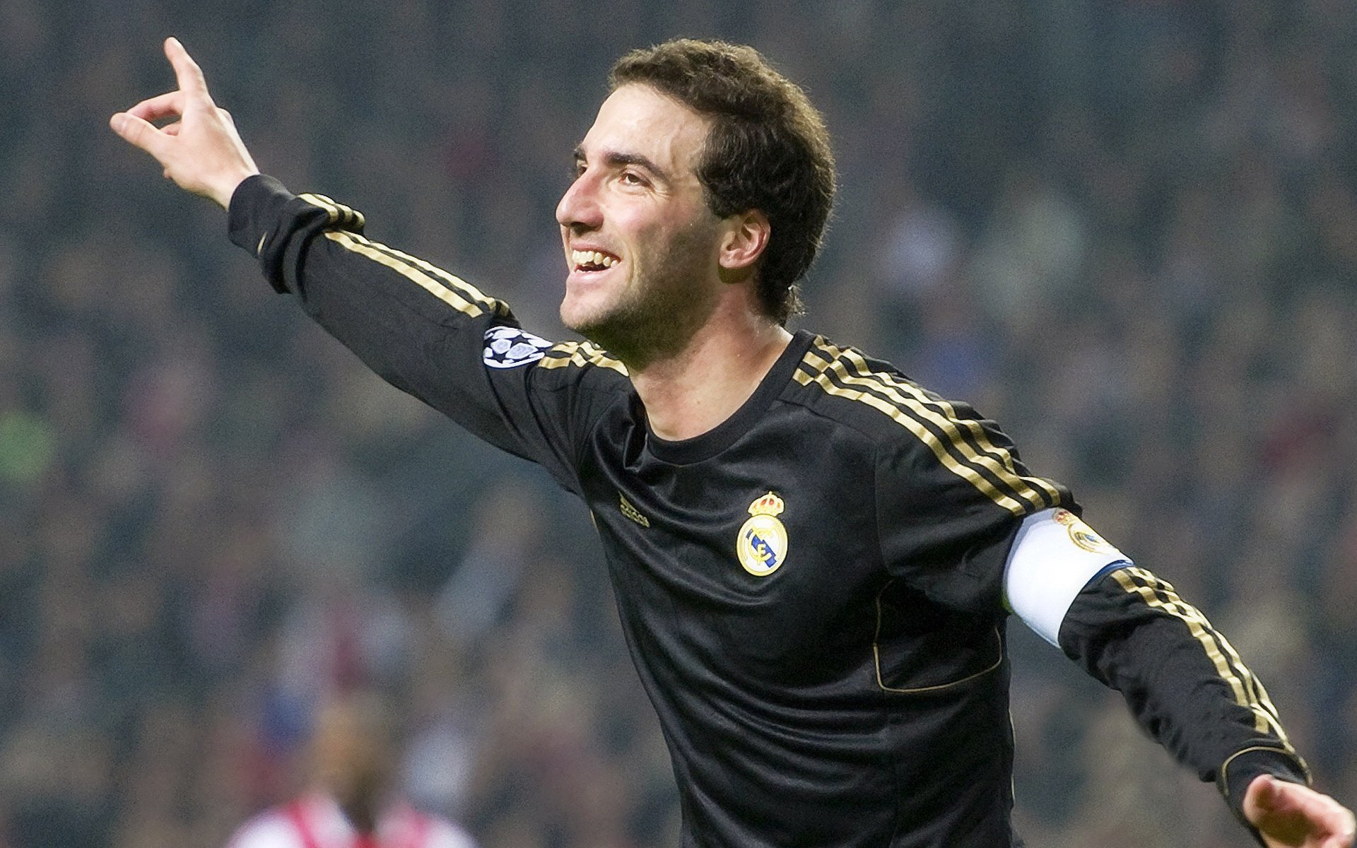 德甲争冠战之夜，特奥打出生涯之夜，一记世界波改写历史