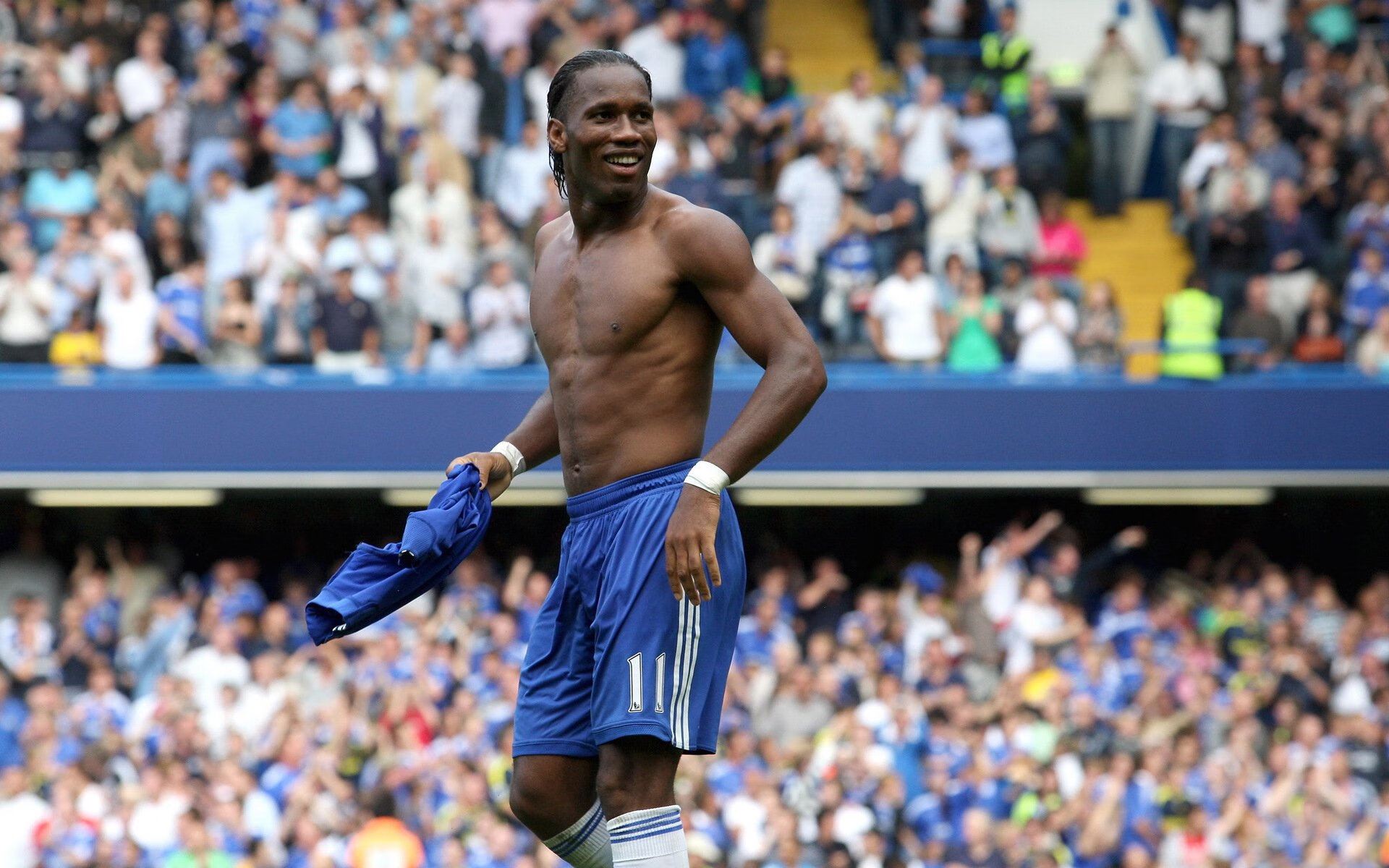 克瓦拉茨赫利亚，大场面先生的光芒，映照日本足球险胜阿森纳的启示